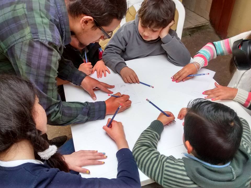 Niños en actividad artística