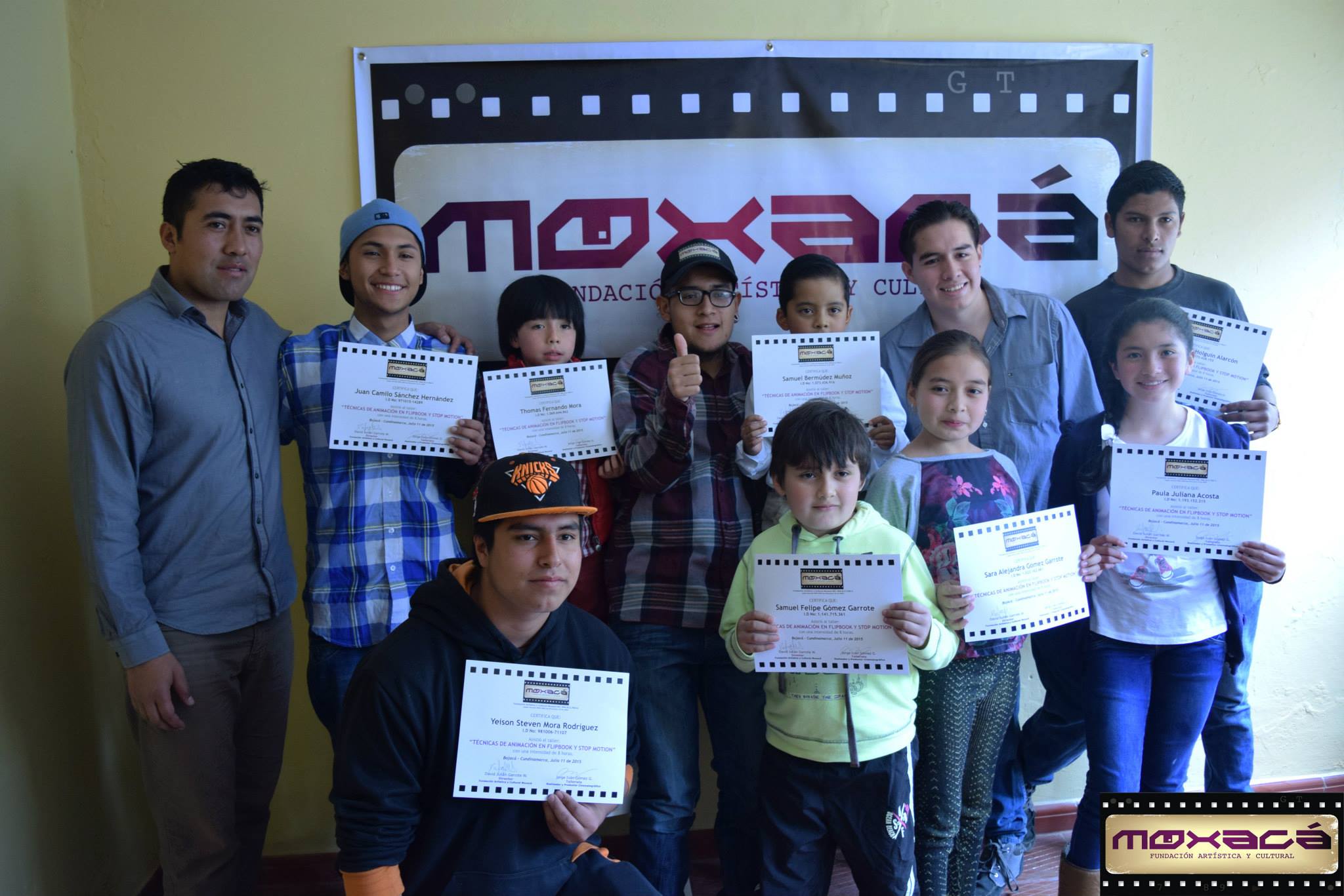 Niños en actividad artística