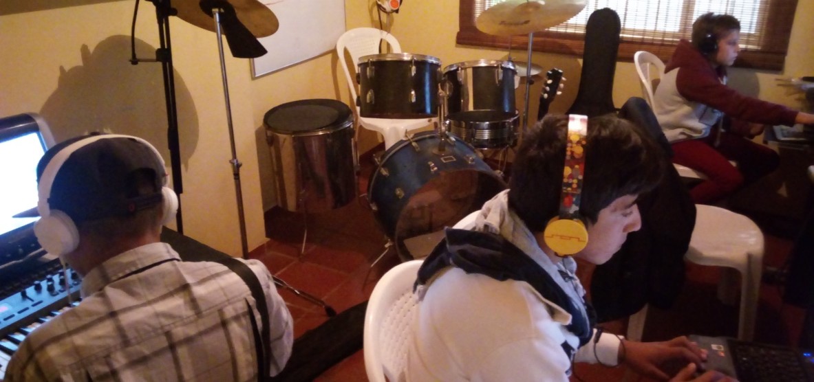 Formación en artes visuales y sonoras